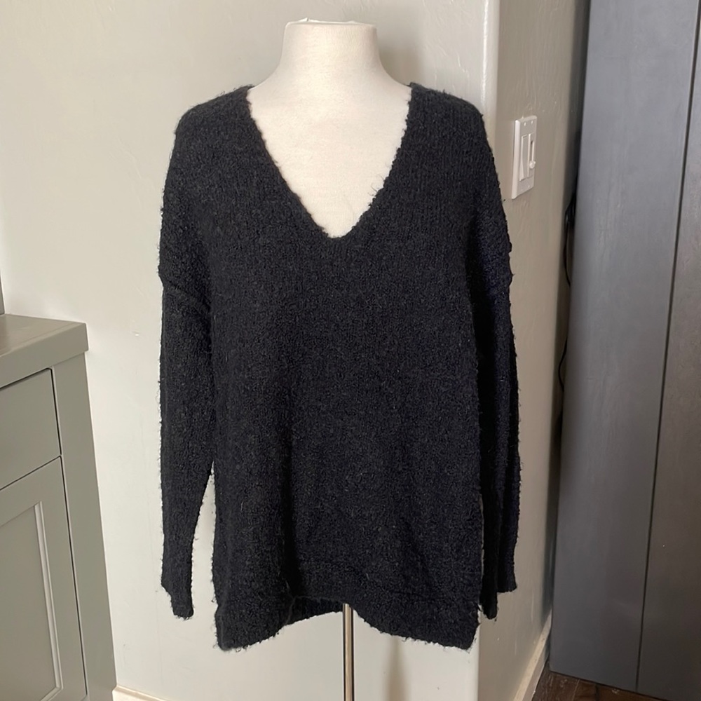 Free People black cozy v-neck sweater